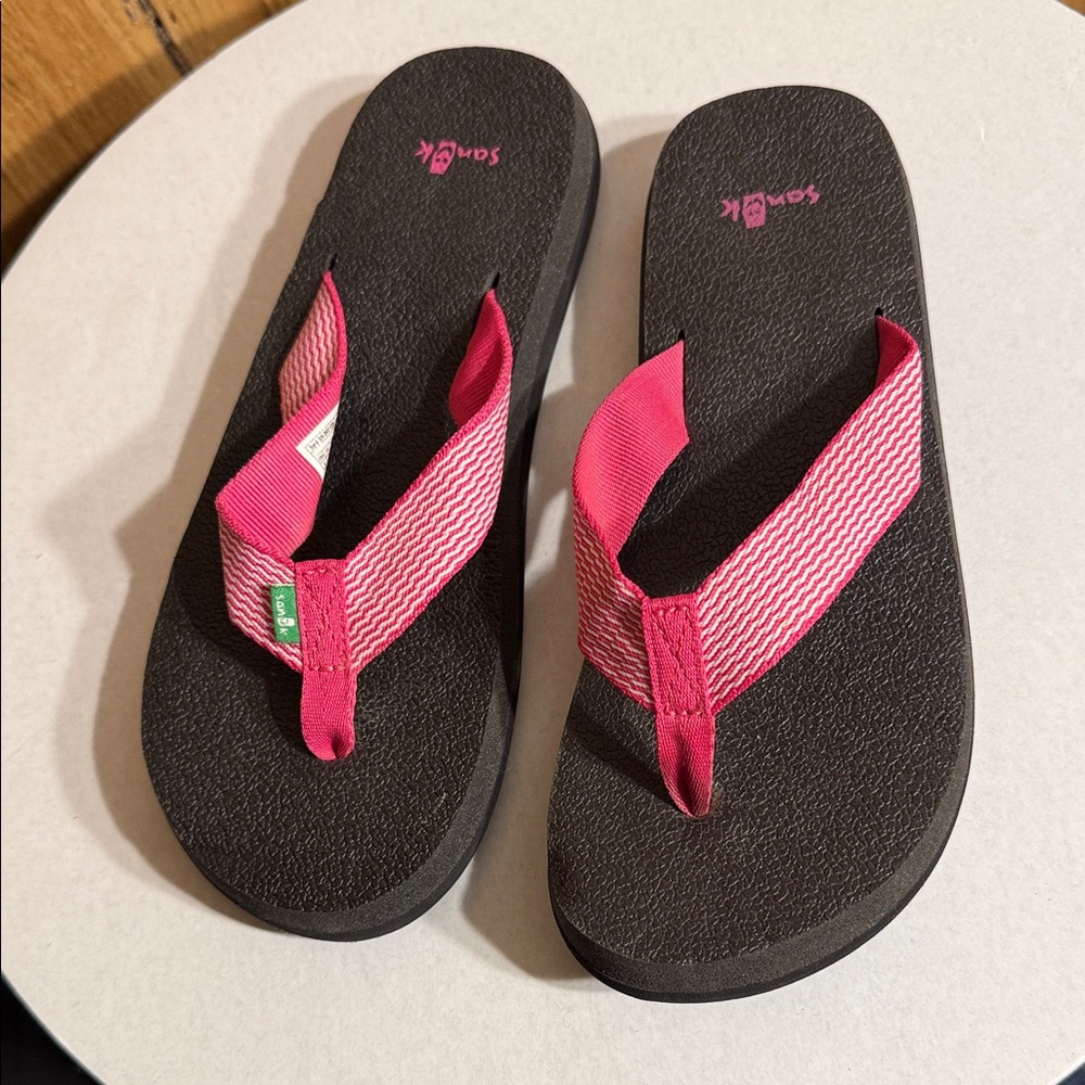 Sanuk Pink and Black Sandals